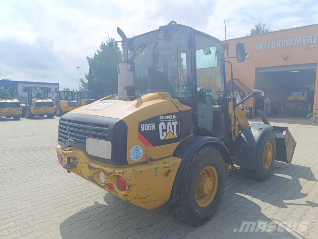CAT 906 H Gumikerekes homlokrakodók