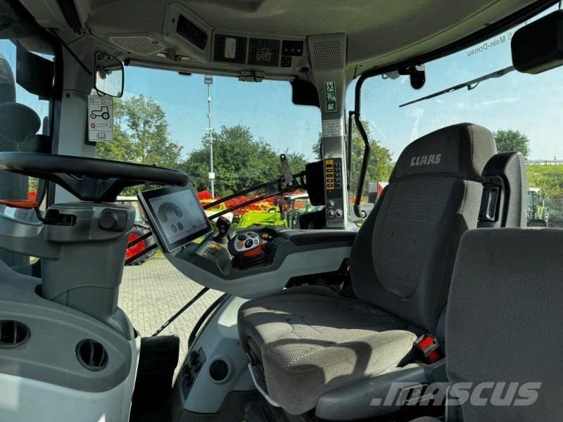 CLAAS AXION 810 Traktorok