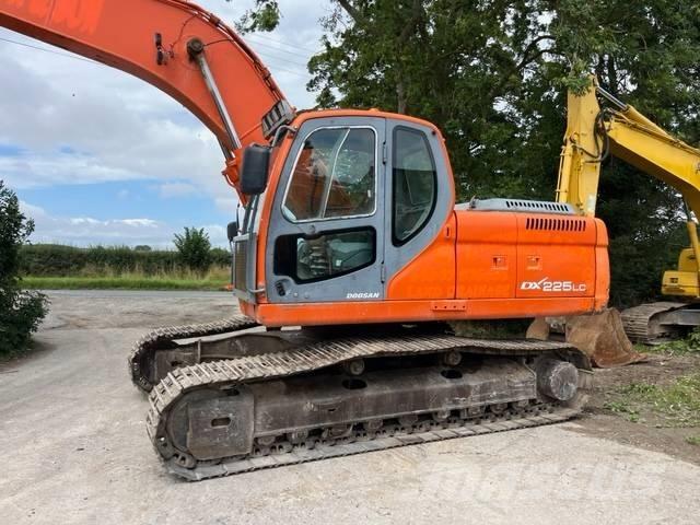 Doosan DX 225 LC Lánctalpas kotrók