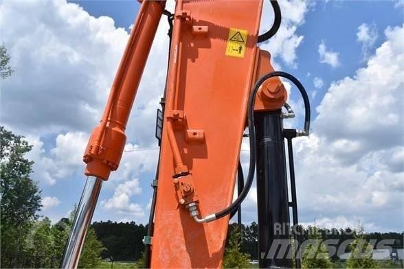 Hitachi ZX 135 Lánctalpas kotrók