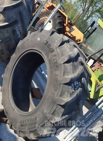  Pneu 14.9R28 Gumiabroncsok, kerekek és felnik