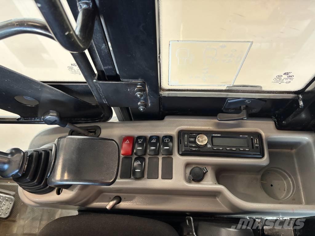JCB 403 Univerzális rakodók