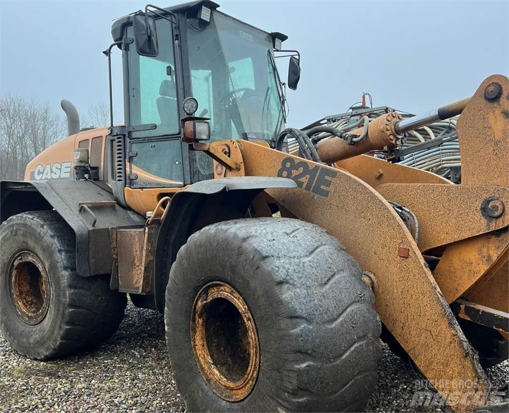 Case IH 821E Gumikerekes homlokrakodók