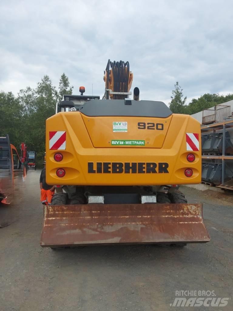 Liebherr A 920 Gumikerekes kotrók