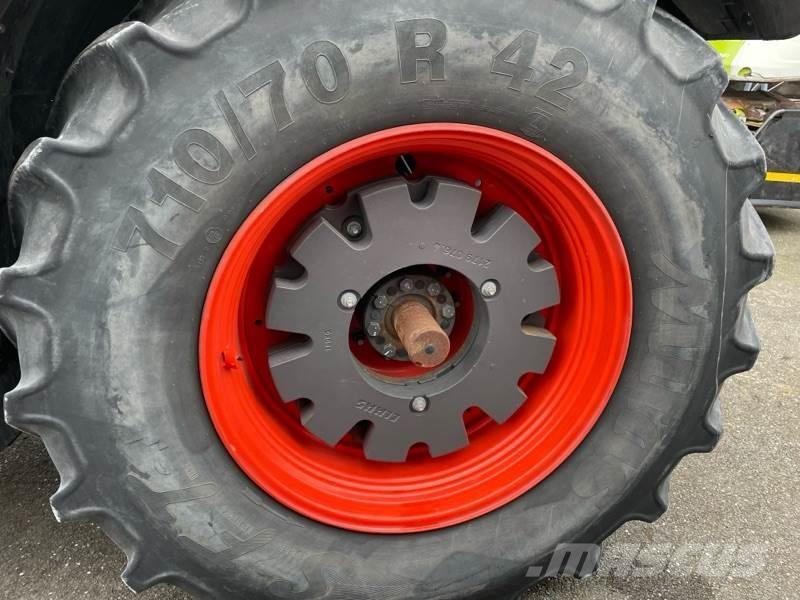 CLAAS Axion 870 Traktorok