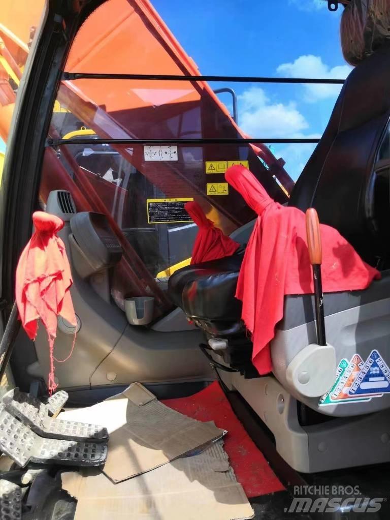 Hitachi ZX200 Lánctalpas kotrók