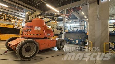 JLG E 450 AJ Karos emelők