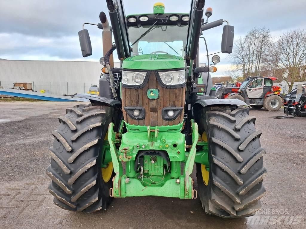 John Deere 6215R Traktorok