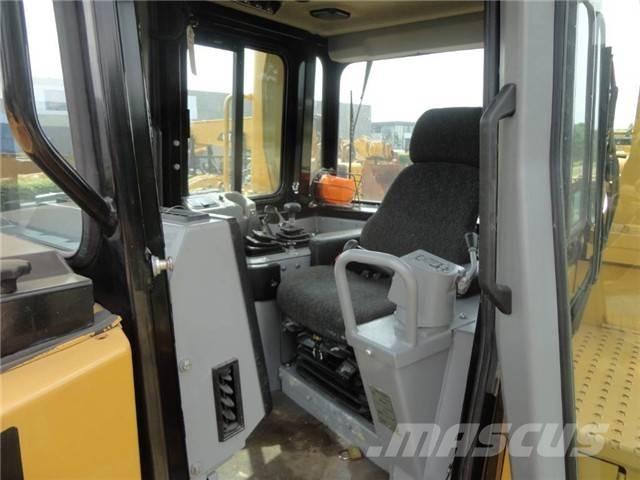 CAT D 8 R lánctalpas dózerek