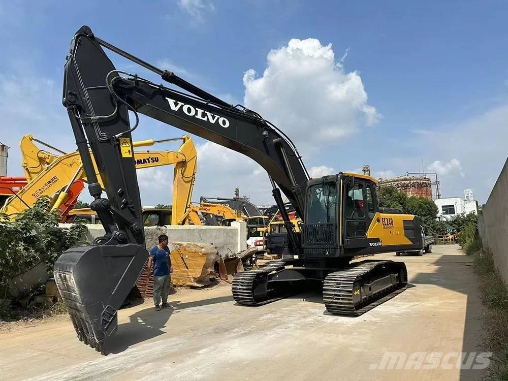 Volvo EC240D Lánctalpas kotrók