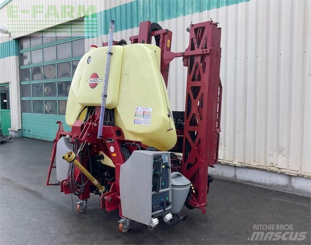 Hardi MEGA 1200 Vontatott trágyaszórók