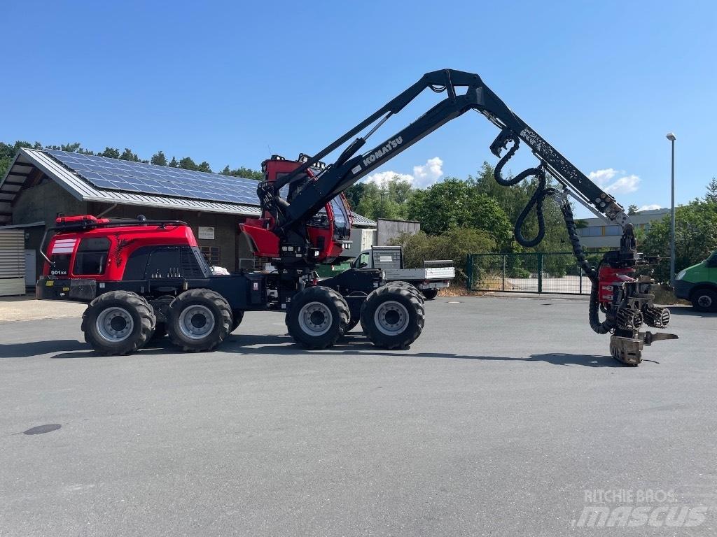 Komatsu 901 XC Betakarítók