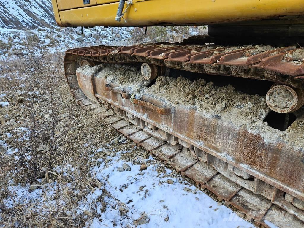 CAT 330 Lánctalpas kotrók