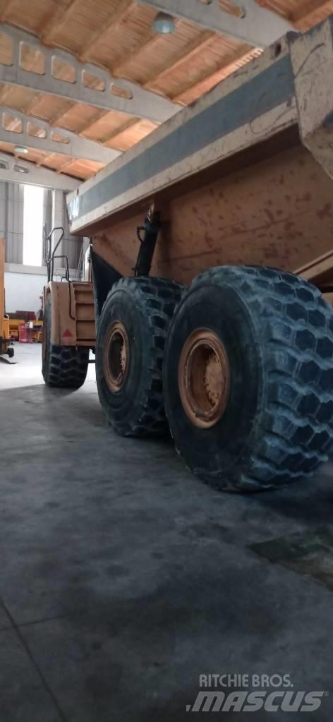 CAT 740 Csuklósdömperek