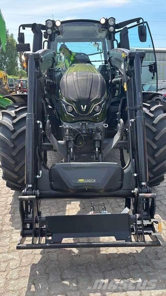 Valtra G135 Traktorok