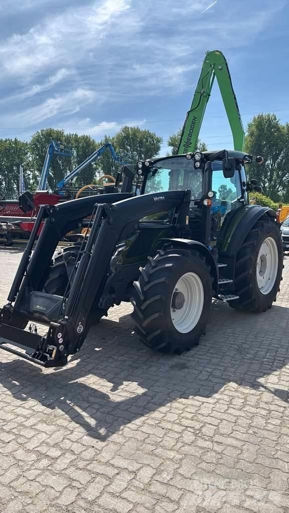 Valtra G135 Traktorok