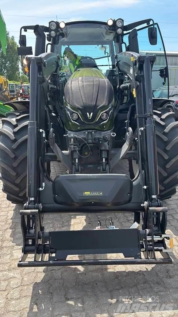 Valtra G135 Traktorok