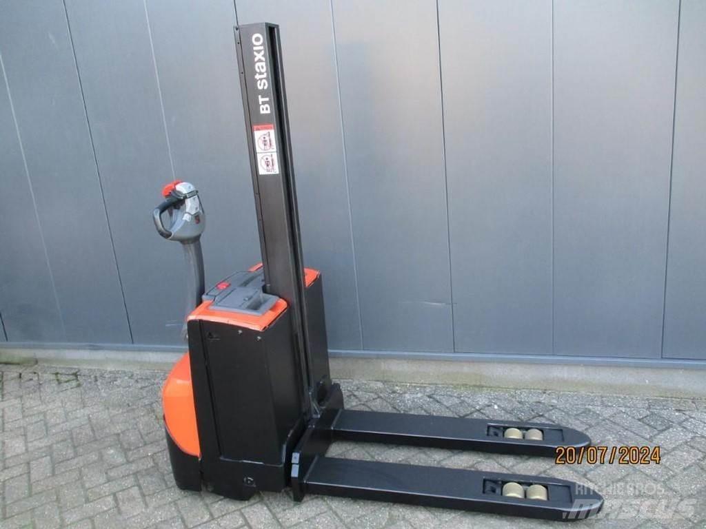 BT SWE 080L Gyalogkíséretű targonca