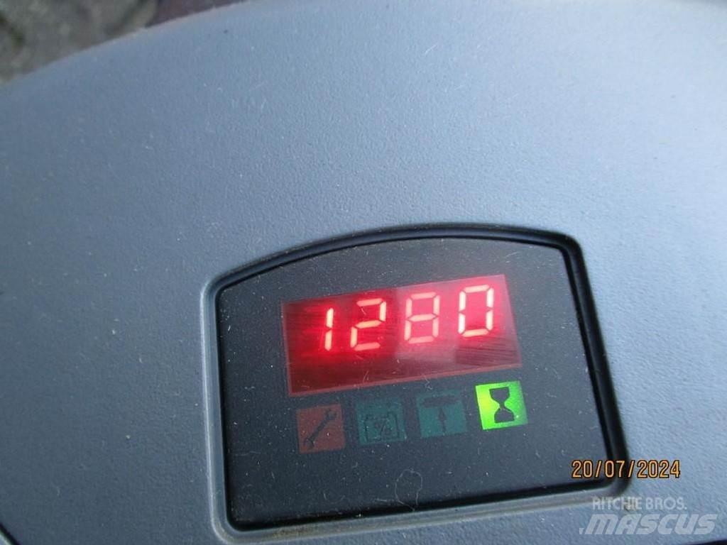 BT SWE 080L Gyalogkíséretű targonca