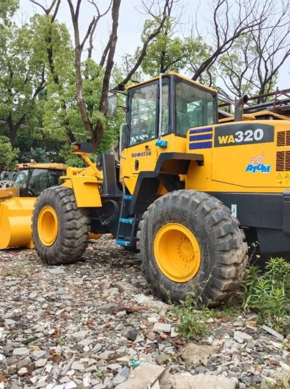 Komatsu WA 320-5 Gumikerekes homlokrakodók