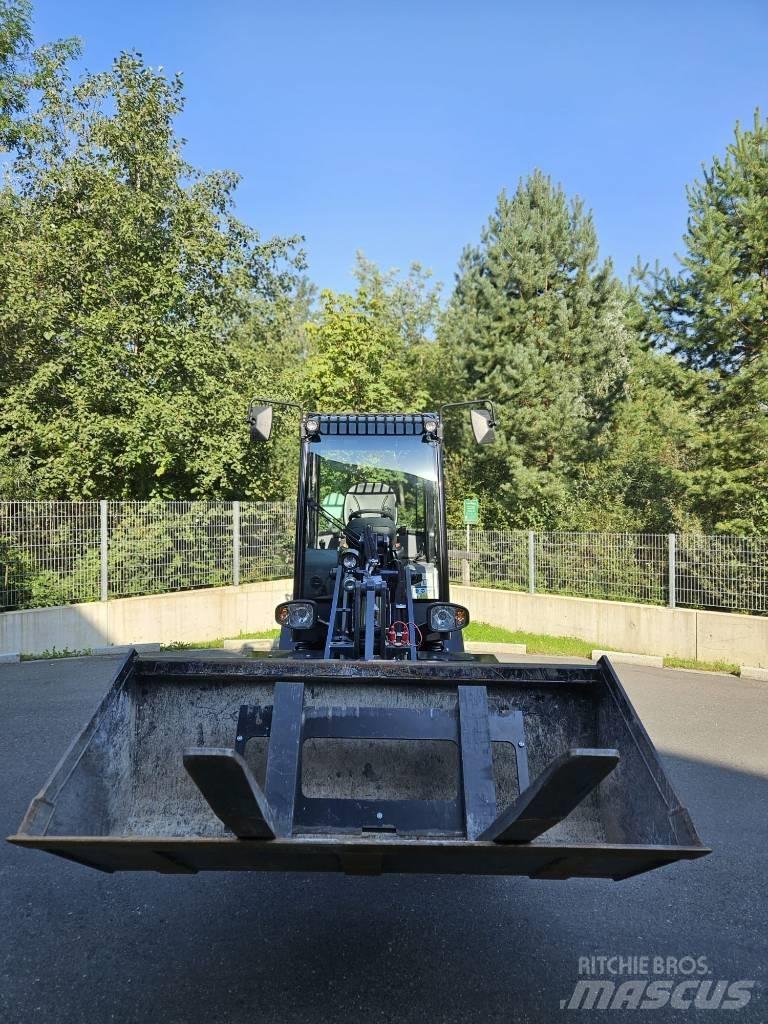Kubota RT 260-2 Gumikerekes homlokrakodók