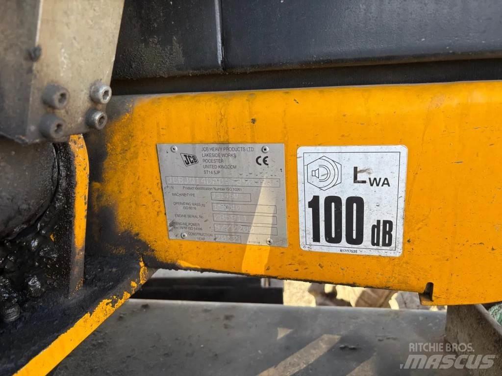 JCB JS145W Gumikerekes kotrók