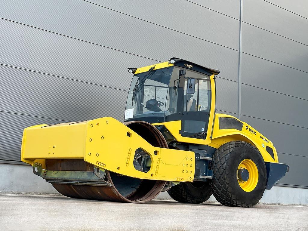 Bomag BW 216 D-5 Egydobos hengerek