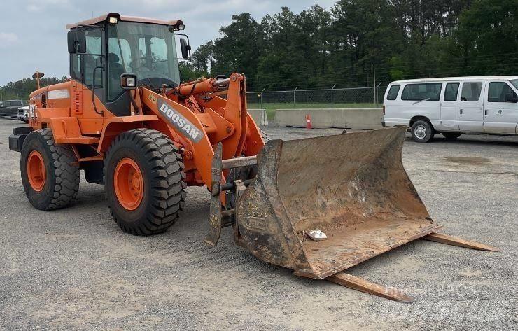 Doosan DL220-3 Gumikerekes homlokrakodók