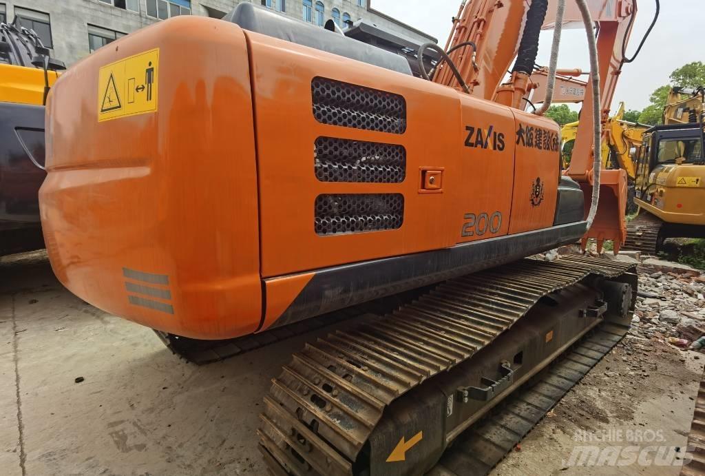 Hitachi ZX 200 Lánctalpas kotrók