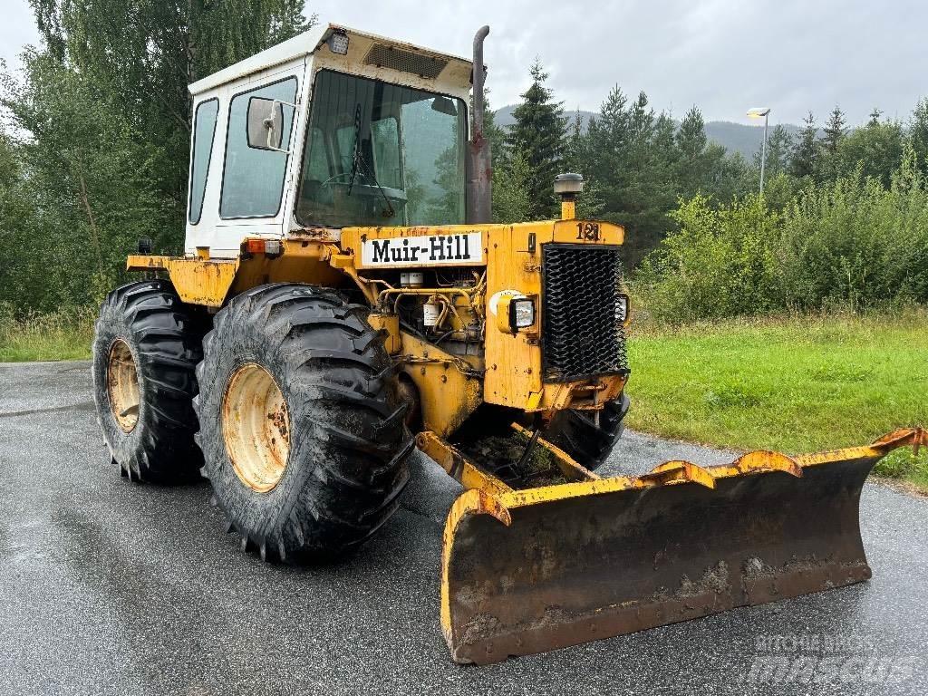 Muir-Hill MH121 Traktorok