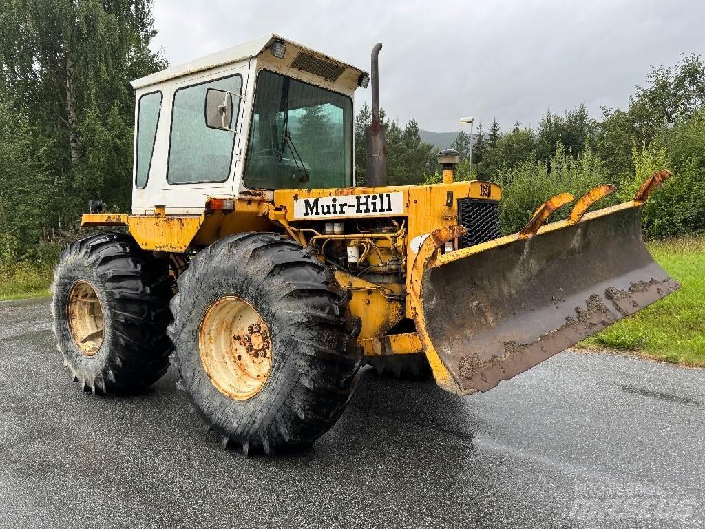 Muir-Hill MH121 Traktorok