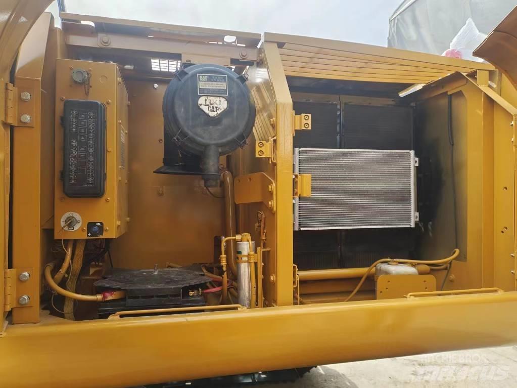 CAT 320 C L Lánctalpas kotrók