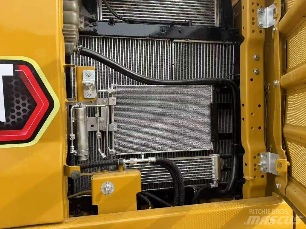 CAT 323GC Lánctalpas kotrók
