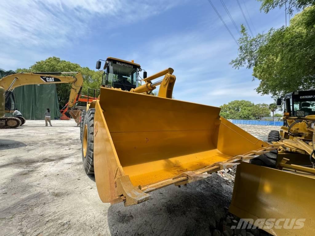 CAT 966 H Gumikerekes homlokrakodók