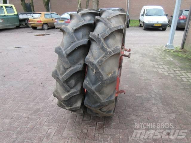 Goodyear 13.6/36 Gumiabroncsok, kerekek és felnik