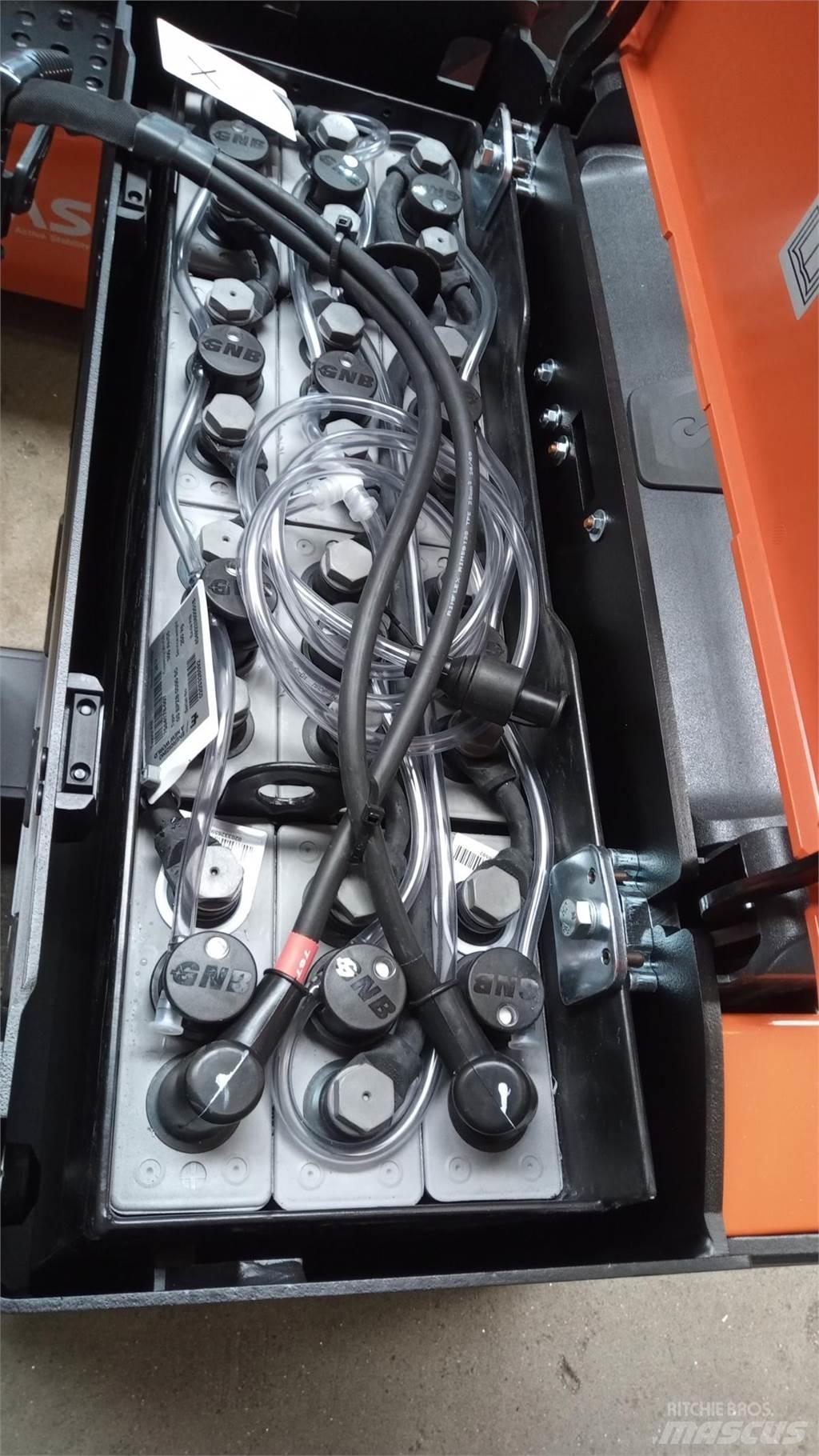 Toyota LPE200B Alacsony emelőkocsi