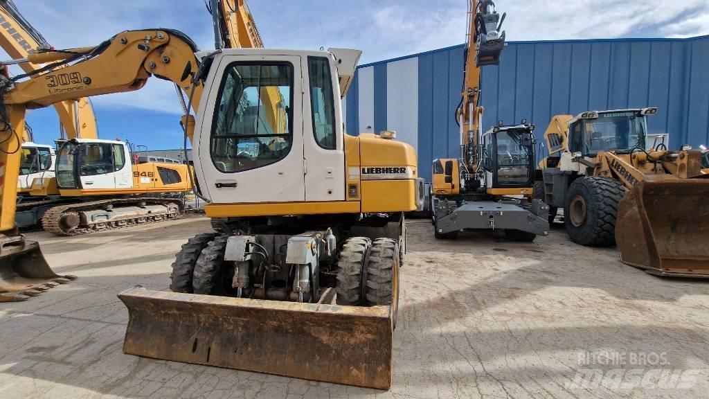 Liebherr A 309 Gumikerekes kotrók