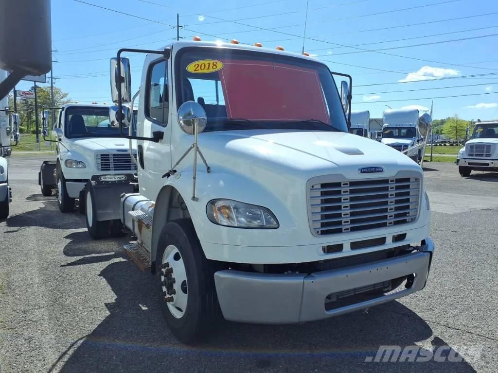 Freightliner M2 106 Nyergesvontatók