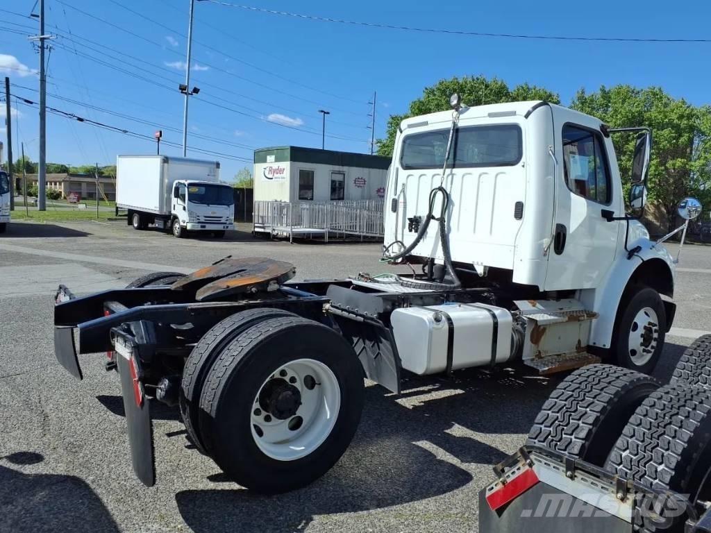 Freightliner M2 106 Nyergesvontatók