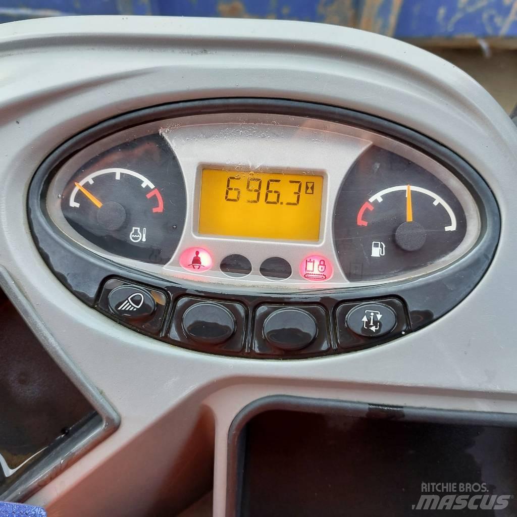 Doosan DX 17 Gumikerekes kotrók