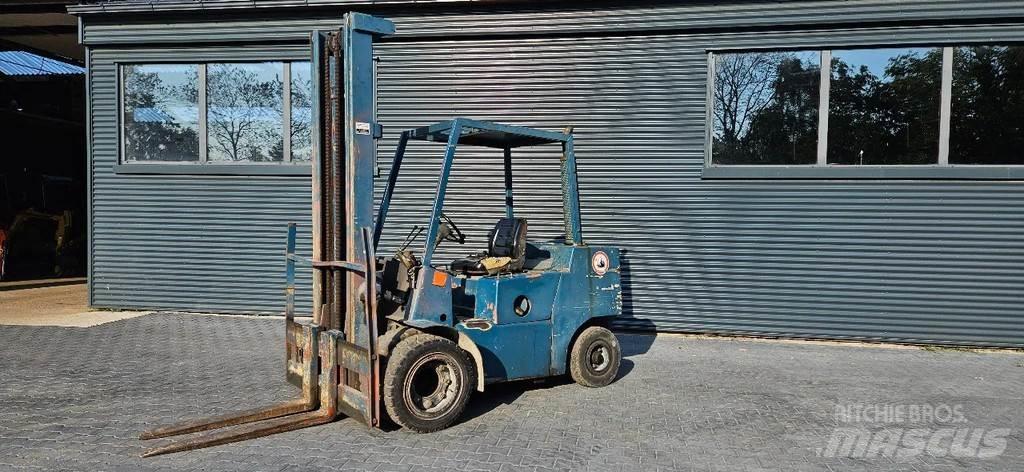 Clark 3 ton diesel Targoncák-Egyéb