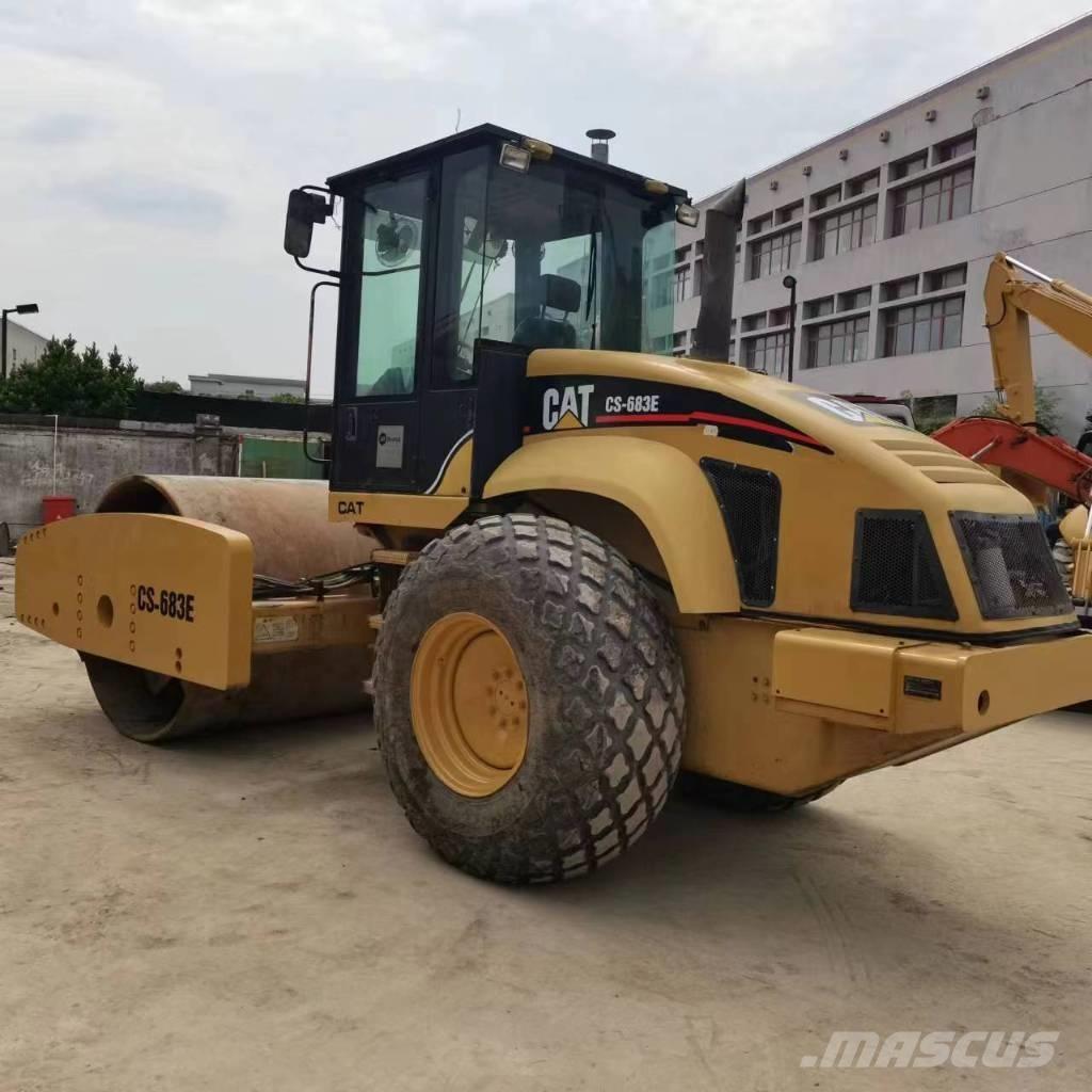 CAT CS 683 E Egydobos hengerek