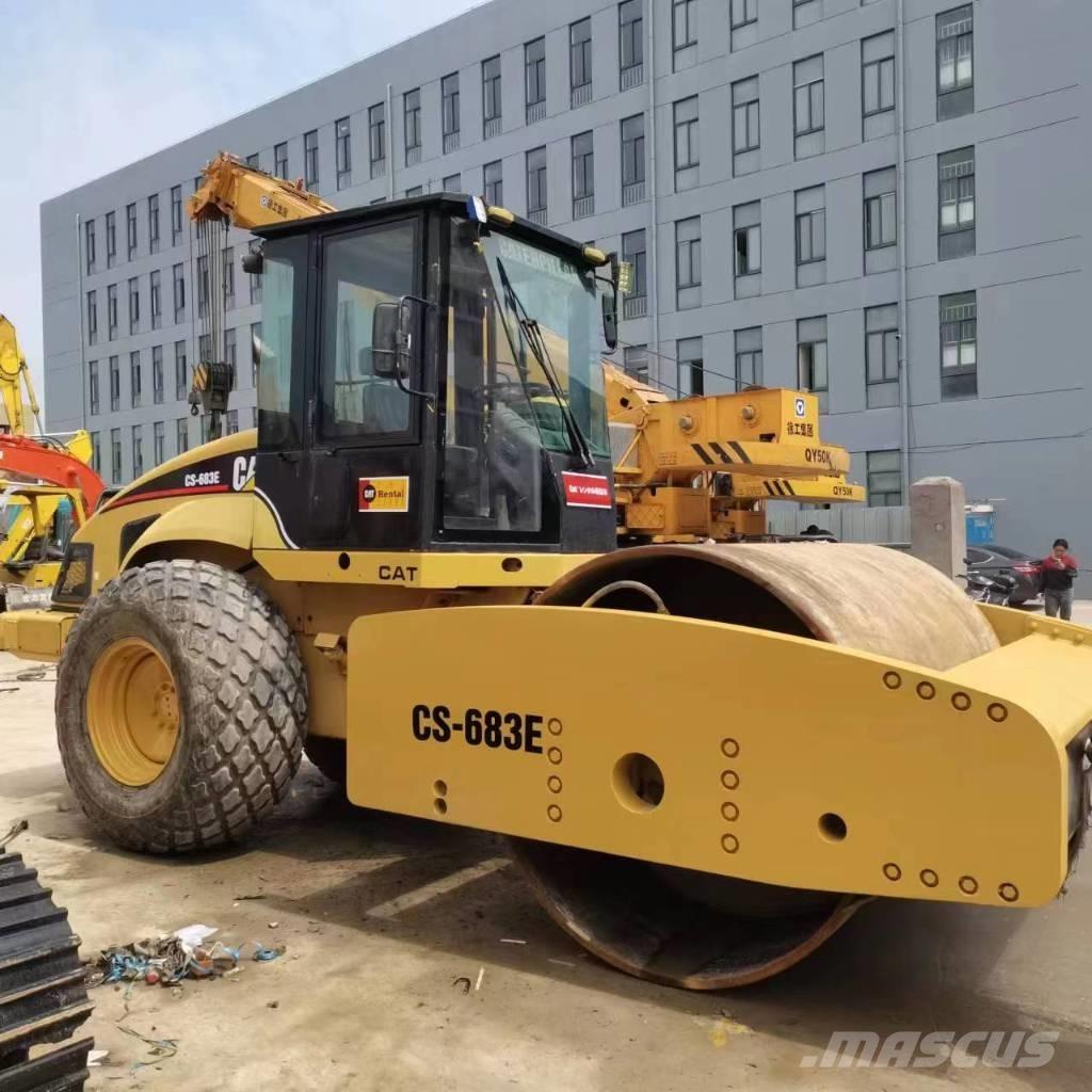CAT CS 683 E Egydobos hengerek