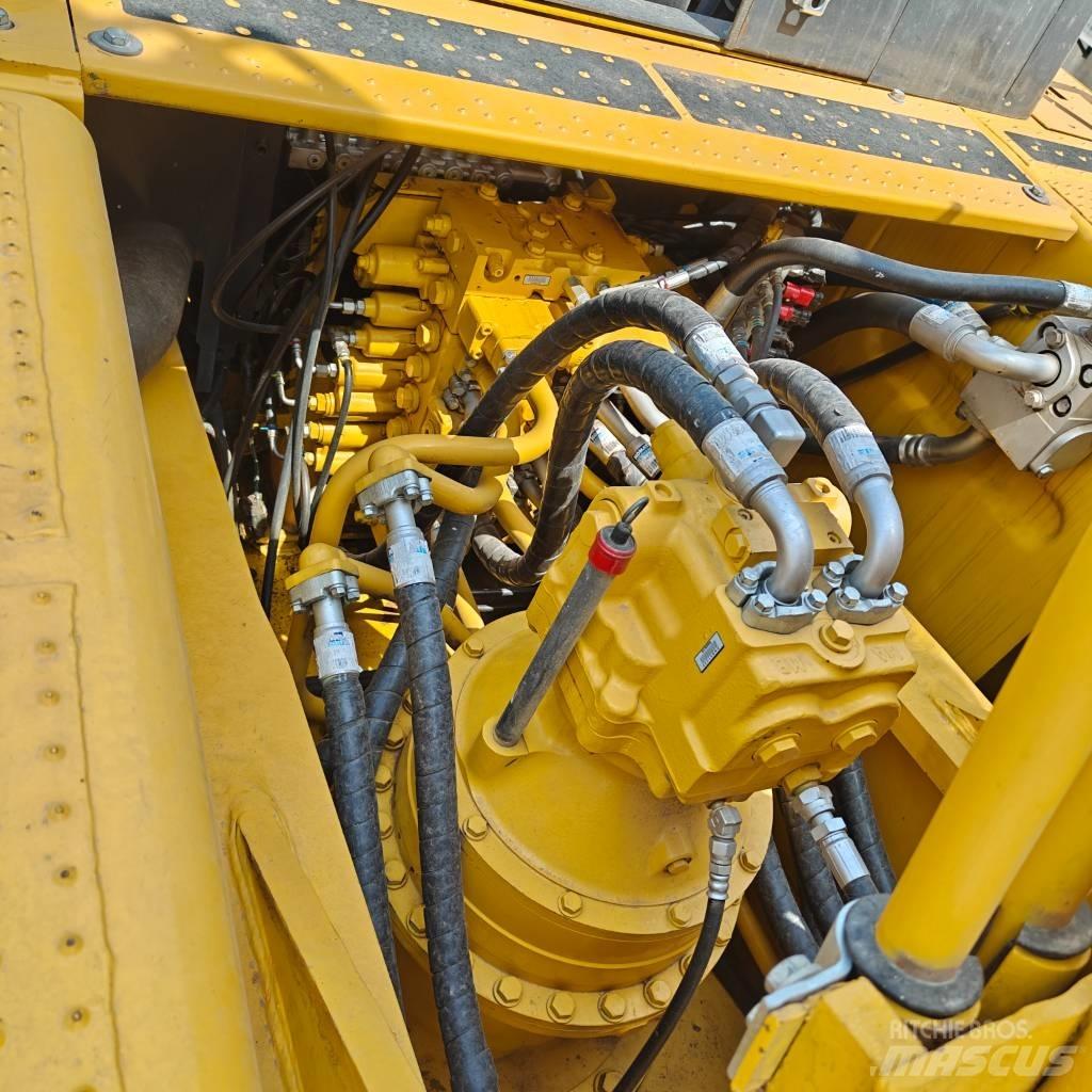 Komatsu 450LC-8 Lánctalpas kotrók