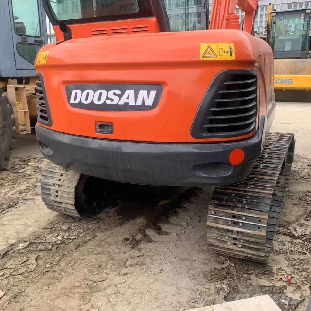 Doosan DX60 Közepes (midi) kotrók 7 t - 12 t