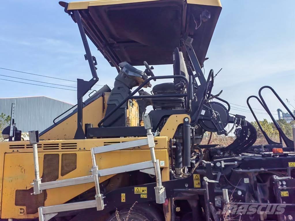 CAT AP655F Aszfalt terítõ gépek