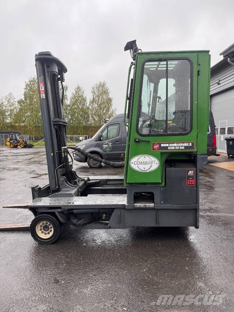 Combilift C 4000 Tolóoszlopos négyutas targonca