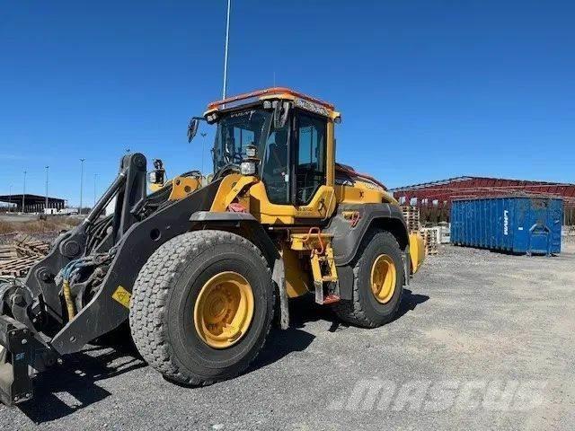 Volvo L 120 H Gumikerekes homlokrakodók