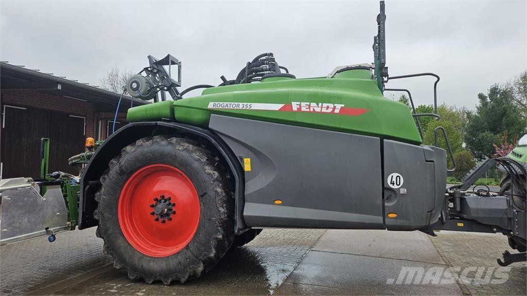 Fendt Rogator 355 Vontatott trágyaszórók