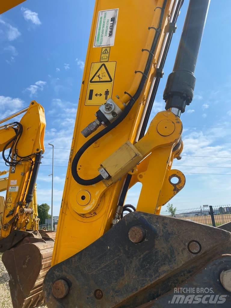 JCB 220 Lánctalpas kotrók